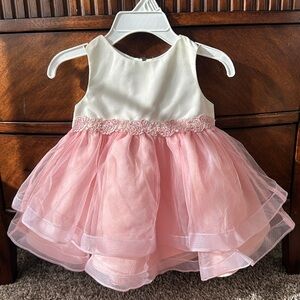 Formal infant dress rare editions brand 6/9months